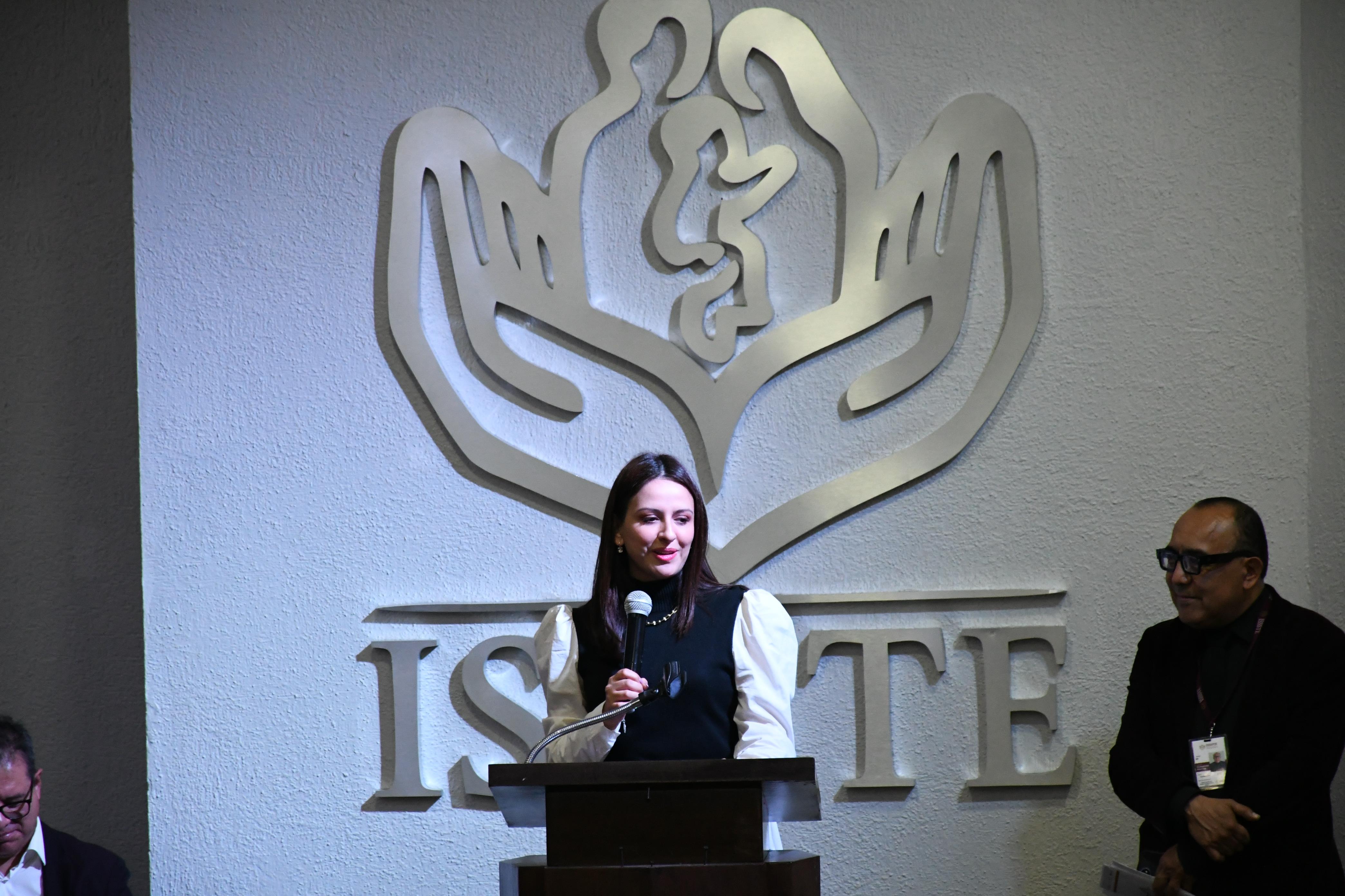  Conmemoracion del Dia del Trabajo Social  en el CMN "20 de Noviembre